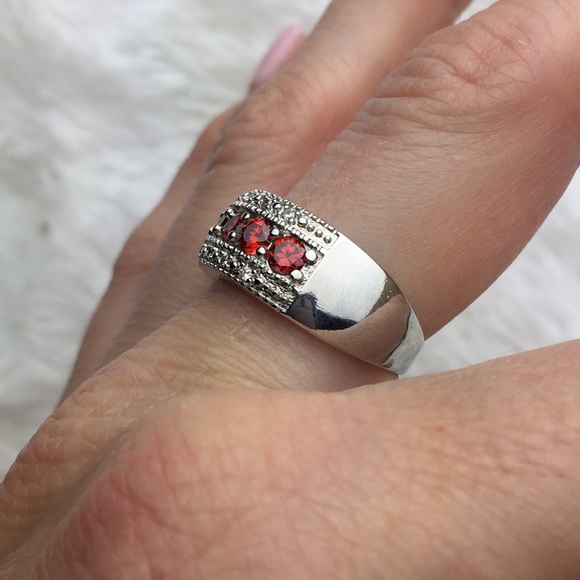 NWOT .925 Sterling Silver and Ruby CZ Ring Size 9 - Picture 5 of 6